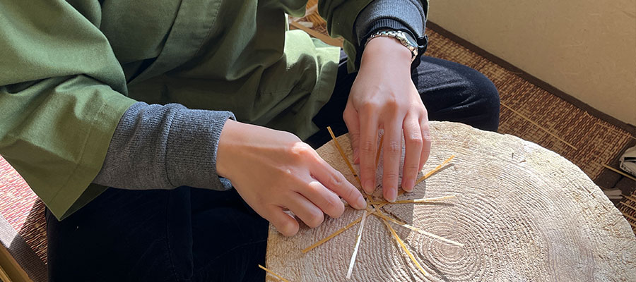 通信販売看板職人の手元